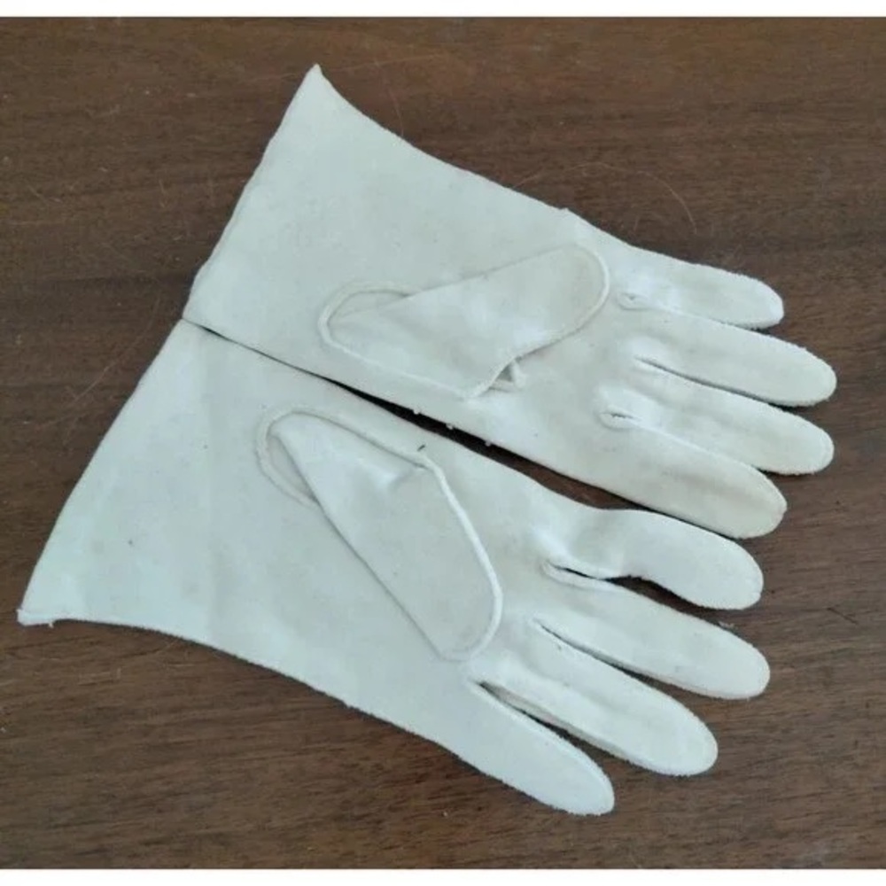 50s 60s Vintage White Beaded Gloves